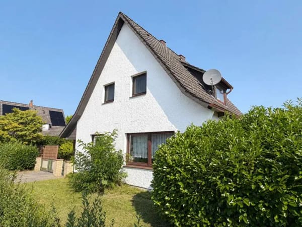 Immobilie in Hohnstorf (Elbe) - Einfamilienhaus mit Charakter und großem Garten - Bild 1