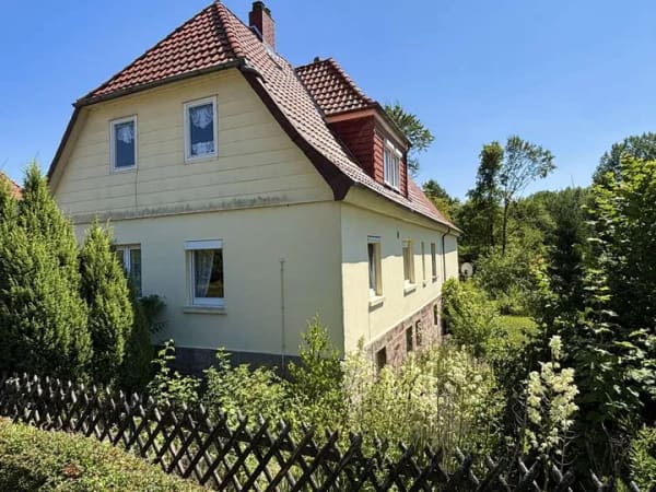Immobilie in Ebergötzen - Freistehendes Einfamilienhaus mit großem Grundstück in Ebergötzen - Bild 1