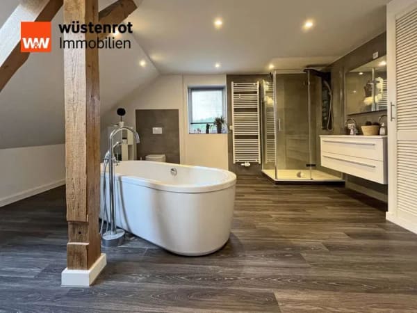 Immobilie in Greifswald - TOPZUSTAND: GROSSES EINFAMILIENHAUS MIT EINBAUKÜCHE + KAMINOFEN + WOHLFÜHLBAD + POOL + GARAGE - Bild 2