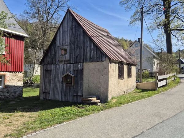 Immobilie in Jöhstadt - Charmantes Einfamilienhaus mit viel Potenzial in zentraler Lage – ideal für Familien - Bild 1