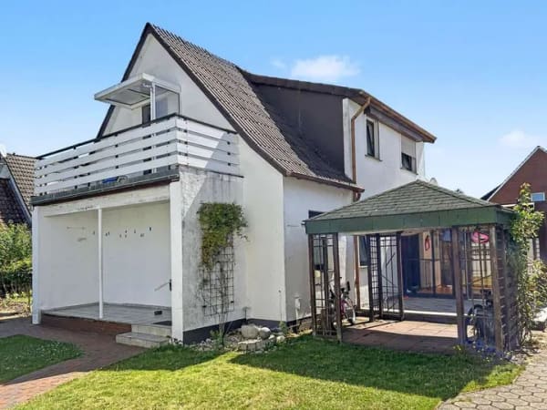 Immobilie in Barnstorf - Charmantes Einfamilienhaus mit Wintergarten, Pool und Nebengebäude in Barnsdorf - Bild 1