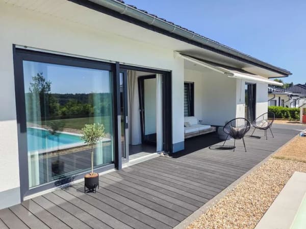 Immobilie in Michelbach - Modernes Wohnen auf einer Ebene mit Garage, Pool & unverbaubarer Aussicht – stilvoll, hochwertig, na - Bild 3