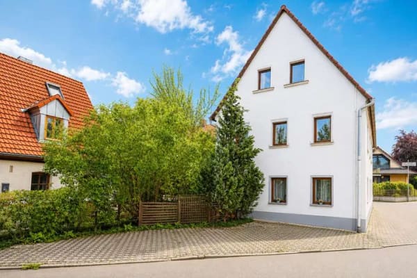Immobilie in Erlangen - Attraktive Kapitalanlage mit vier vermieteten Wohneinheiten - Bild 0