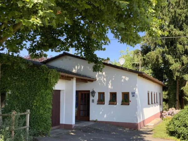 Immobilie in Hohenlinden - "Wohlfühlhaus", ein Bungalow in sehr schöner Lage - Bild 0