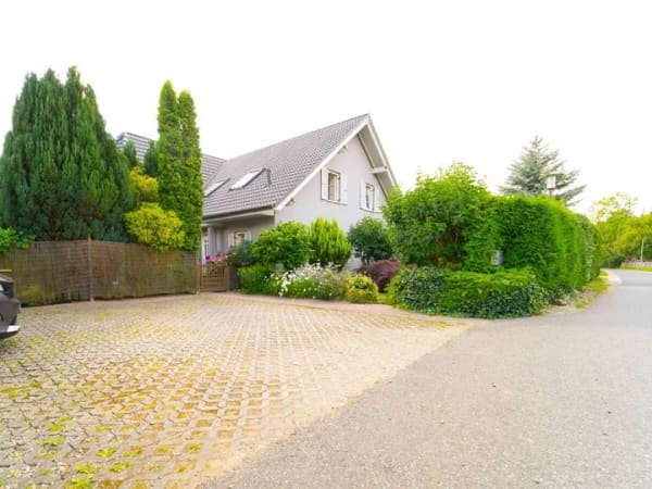 Immobilie in Poppendorf - 15 km bis Rostock // DHH mit 144 m² // 1.031 m² Grundstück // Angrenzende DHH zusätzlich erwerbbar - Bild 1