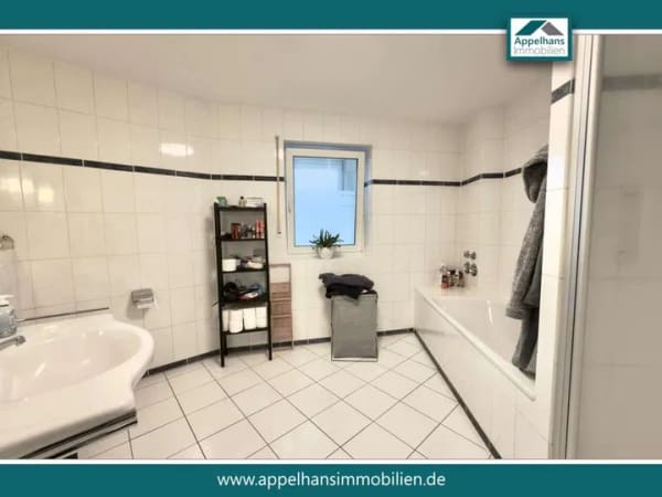 Immobilie in Bielefeld - Freigestellte Eigentumswohnung mit Balkon und Tiefgarage in Bielefeld! - Bild 3
