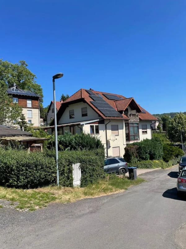 Immobilie in Bad Liebenstein - Großzügiges Einfamilienhaus mit Bergblick & PV-Anlage in Top-Lage von Schweina - Bild 0