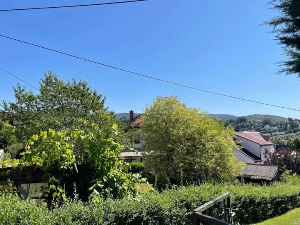 Immobilie in Bad Liebenstein - Großzügiges Einfamilienhaus mit Bergblick & PV-Anlage in Top-Lage von Schweina - Bild 2