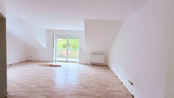 Immobilie in Petersberg - 3-Zimmer-Attika-Wohnung mit Balkon in Petersberg, Geisaer Weg - Bild 2
