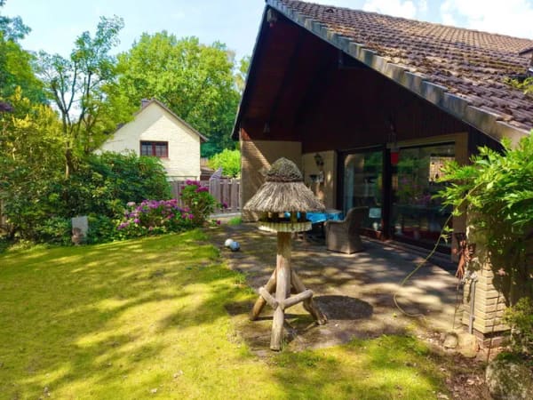 Immobilie in Hude (Oldenburg) - Großes Einfamilienhaus mit Ausbaureserve in grüner Lage - Bild 1