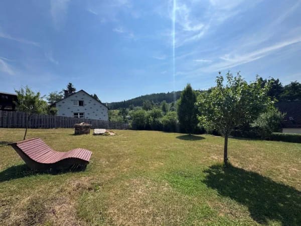 Immobilie in Niedereschach - Mehrfamilienhaus mit 3 Wohneinheiten auf 2.052 m² Grundstück – großes Entwicklungspotenzial in Niedereschach - Bild 2
