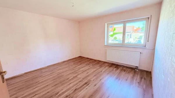 Immobilie in Dermbach - Schöne-großzügige 3-Zimmer-Wohnung mit Balkon im Herzen von Dermbach zu verkaufen - Bild 4