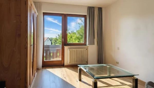 Immobilie in Miesbach - Vermietete Maisonette mit zwei Balkonen & Stellplätzen - Bild 2