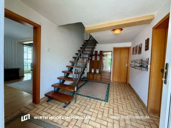 Immobilie in Poppenhausen - Wohnhaus mit Hoffläche und Nebengebäuden in Kronungen - Bild 1