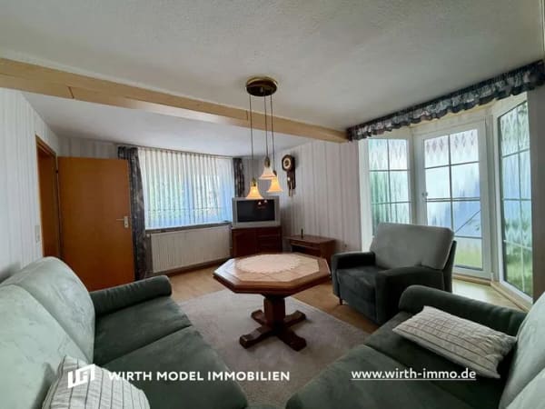 Immobilie in Poppenhausen - Wohnhaus mit Hoffläche und Nebengebäuden in Kronungen - Bild 2