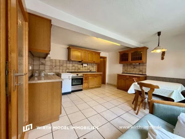 Immobilie in Poppenhausen - Wohnhaus mit Hoffläche und Nebengebäuden in Kronungen - Bild 4
