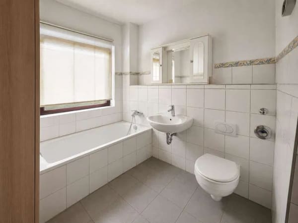 Immobilie in Oberursel - Großzügige 6-Zimmer-Wohnung mit Teilungsmöglichkeit in zwei Wohneinheiten in Oberursel Stadtmitte - Bild 4