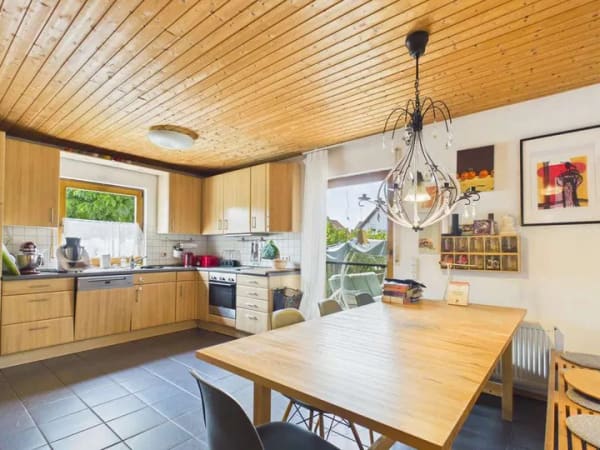 Immobilie in Wölfersheim - Wohnen, Vermieten oder Mehrgenerationenleben: Haus mit Einliegerwohnung & Feldblick - Bild 4