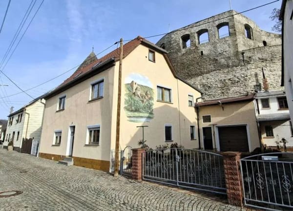 Immobilie in Elsterberg - !!! Wohnen wie auf einer Burg - in traumhafter Aussichtslage !!! - Bild 0