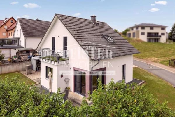 Immobilie in Gerach - Modernes Einfamilienwohnhaus mit Doppelcarport in ruhiger Randlage von Gerach - Bild 0