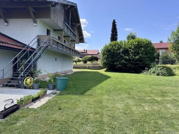 Immobilie in Bischofsmais - Zukunftssicher & einzigartig: Wohn- und Geschäftshaus auf 3.724 m² Grundstück - Bild 3