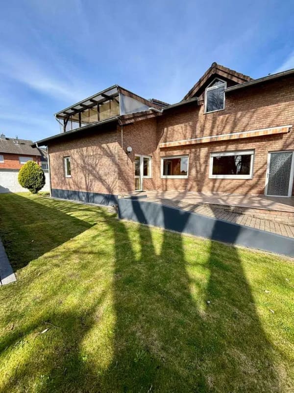 Immobilie in Bedburg - Attraktives Mehrfamilienhaus - Bild 2