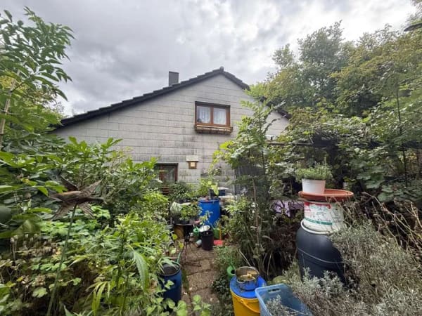 Immobilie in Weinstadt - ++Charmantes Wochenendhaus mit idyllischem Garten – Ihr persönlicher Rückzugsort im Grünen++ - Bild 2