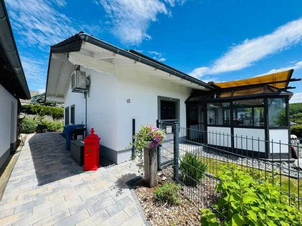 Immobilie in Olzheim - IHR WOHNGLÜCK NAHE A1 *EFH * Bungalow * saniert und einzugsfertig *Ferienhaus * Wochenendhaus *Wintergarten * Gartenparadies * barrierefrei * Nahe A60 - Bild 2