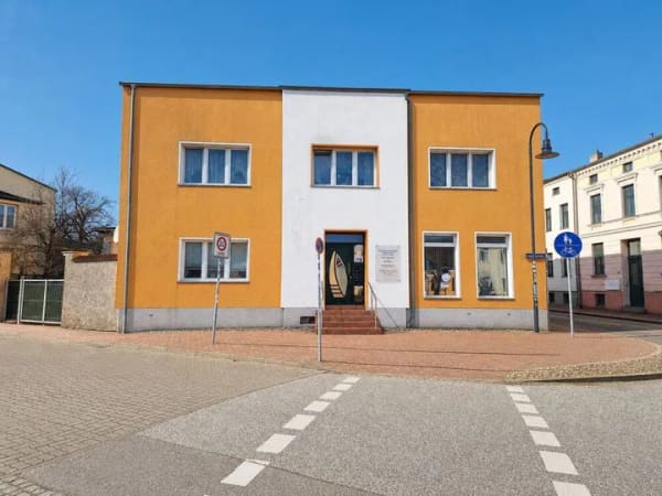 Immobilie in Schwaan - Lukratives Mehrfamilienhaus bei Rostock - Bild 2