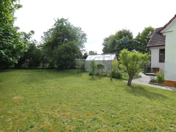 Immobilie in Weiltingen - Wohnen mit Freiraum - Charmantes Landhaus mit großem Garten, Werkstatt und Ausbaupotenzial - Bild 3