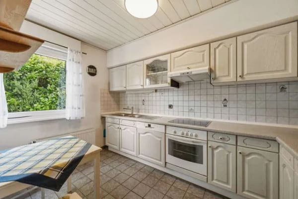 Immobilie in Rottenburg am Neckar - Großzügiges Haus in ruhiger Lage mit Einliegerwohnung und herrlichem Talblick - Bild 4