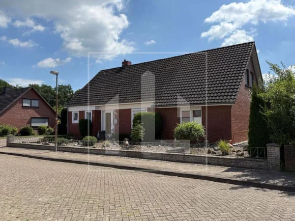 Immobilie in Hude (Oldenburg) - Großzügiges Einfamilienhaus mit flexibler Raumaufteilung, Anbau und viel Platz für die ganze Familie - Bild 2