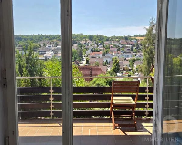 Immobilie in Ostelsheim - Familiendomizil in begehrter Südhanglage mit großzügigem Garten - Bild 0
