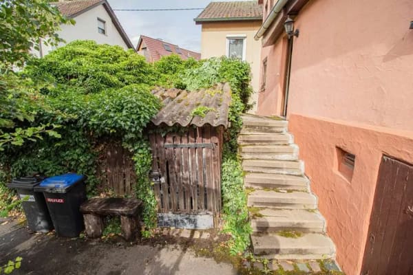 Immobilie in Aichtal - Freistehendes 7-Zimmer-Wohnhaus mit viel Potenzial für Handwerker - Bild 2