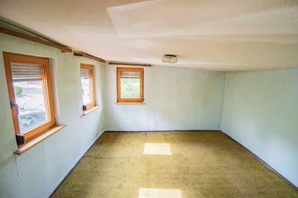 Immobilie in Aichtal - Freistehendes 7-Zimmer-Wohnhaus mit viel Potenzial für Handwerker - Bild 3