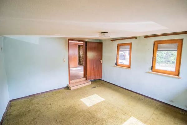 Immobilie in Aichtal - Freistehendes 7-Zimmer-Wohnhaus mit viel Potenzial für Handwerker - Bild 4