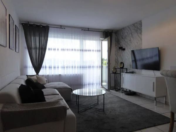 Immobilie in Ober-Ramstadt - Zwei Wohneinheiten und eine Garage im Paket - vermietet und jeweils mit Balkon und Fußbodenheizung! - Bild 1