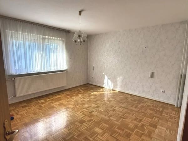 Immobilie in Stetten am kalten Markt - Gepflegtes Ein- bis Zweifamilienhaus mit Gartenhaus und Garage - perfekt für Familien - Bild 3