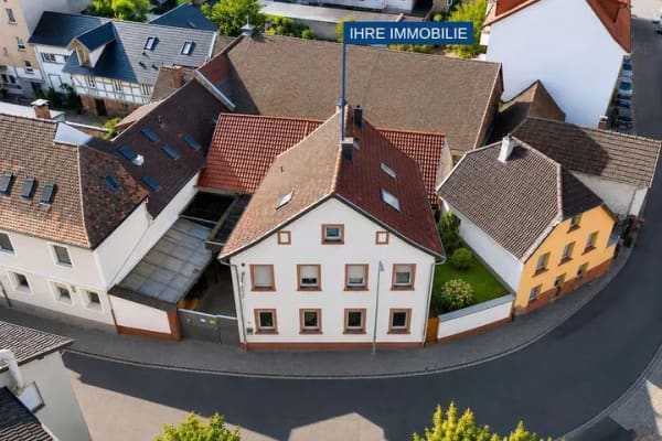 Immobilie in Neustadt an der Weinstraße - Wohn- und Geschäftshaus mit vermieteter Wohnung, etablierter Gaststätte und Ausbaupotenzial - Bild 0