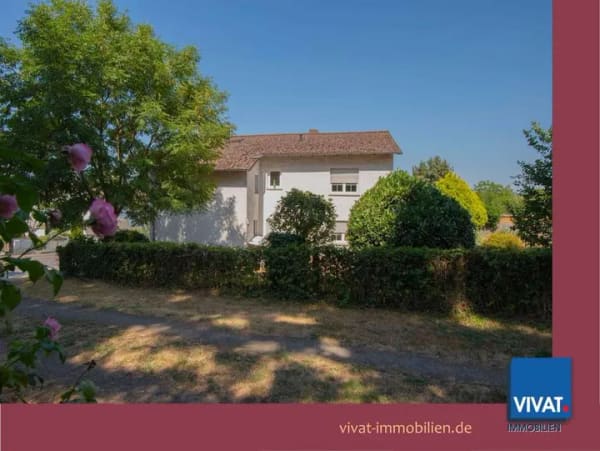 Immobilie in Bad Nauheim - Zweifamilienhaus mit schönem Garten in Randlage und frisch modernisiert! - Bild 0