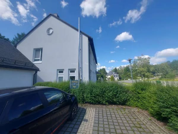 Immobilie in Muldenhammer - Wohnen & Vermieten – Gepflegtes 4-Einheiten-Haus mit Ferienwohnung, Doppelgarage und großem Garten - Bild 2