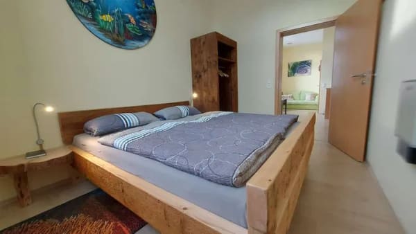 Immobilie in Muldenhammer - Wohnen & Vermieten – Gepflegtes 4-Einheiten-Haus mit Ferienwohnung, Doppelgarage und großem Garten - Bild 3