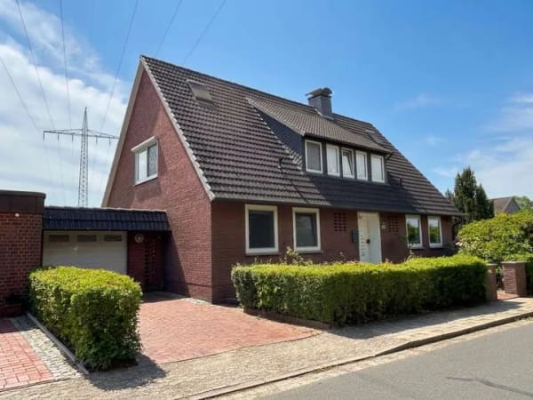 Immobilie in Schiffdorf - Schiffdorf // Schönes Ein-/Zweifamilienhaus mit viel Platz - Bild 0