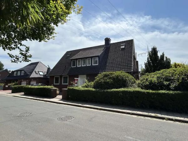 Immobilie in Schiffdorf - Schiffdorf // Schönes Ein-/Zweifamilienhaus mit viel Platz - Bild 1