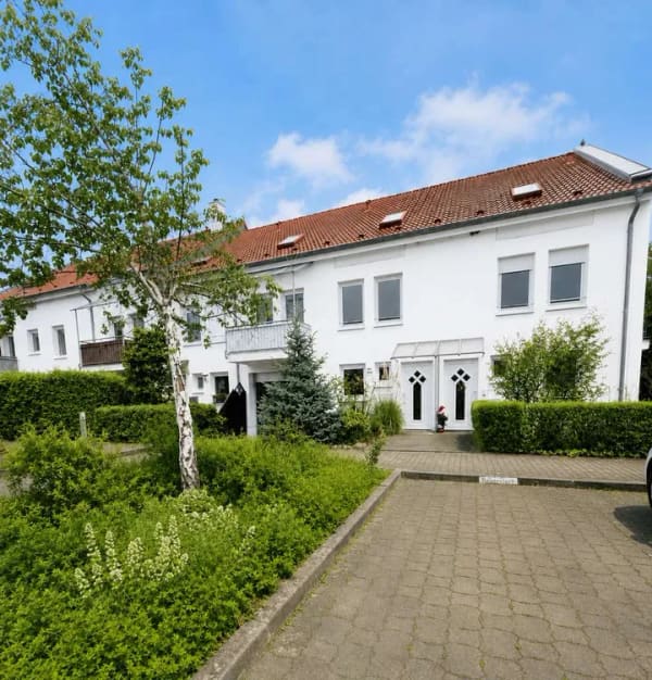 Immobilie in Michendorf - Exklusive Maisonettewohnung I Reihenhaus I Terrasse I Garten I 3 Balkone I Tiefgarage I Stellplatz - Bild 0