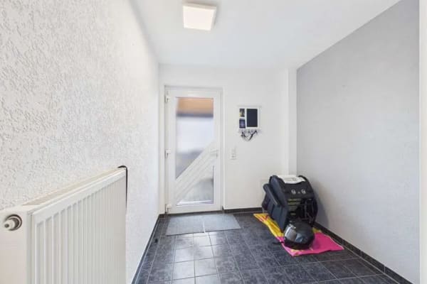 Immobilie in Frickenhausen - Einziehen und wohlfühlen – Reihenmittelhaus in ruhiger Lage in Tischardt - Bild 1
