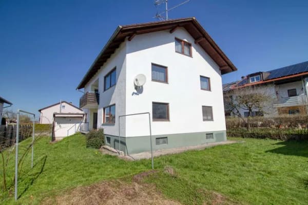 Immobilie in Großkarolinenfeld - Bieterverfahren! Zweifamilienhaus mit Ausbaureserven in ruhiger und attraktiver Lage - Bild 1
