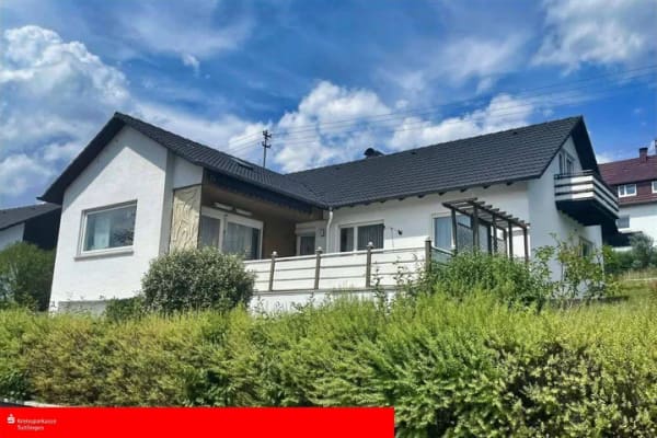 Immobilie in Wehingen - Repräsentatives Wohnhaus in sonnenverwöhnter Aussichtslage von Wehingen - Bild 0