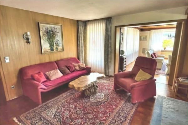 Immobilie in Wehingen - Repräsentatives Wohnhaus in sonnenverwöhnter Aussichtslage von Wehingen - Bild 2