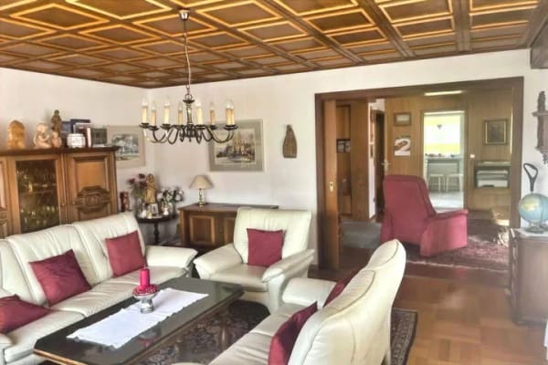 Immobilie in Wehingen - Repräsentatives Wohnhaus in sonnenverwöhnter Aussichtslage von Wehingen - Bild 4